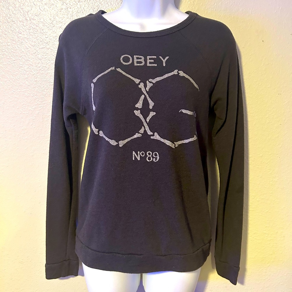 Obey crewneck women’s size small